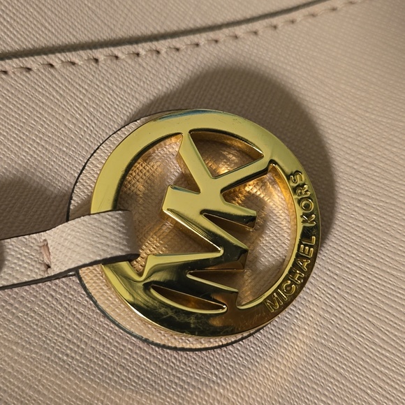 Michael Kors Bag with Crossbody Strap - Picture 3 of 10